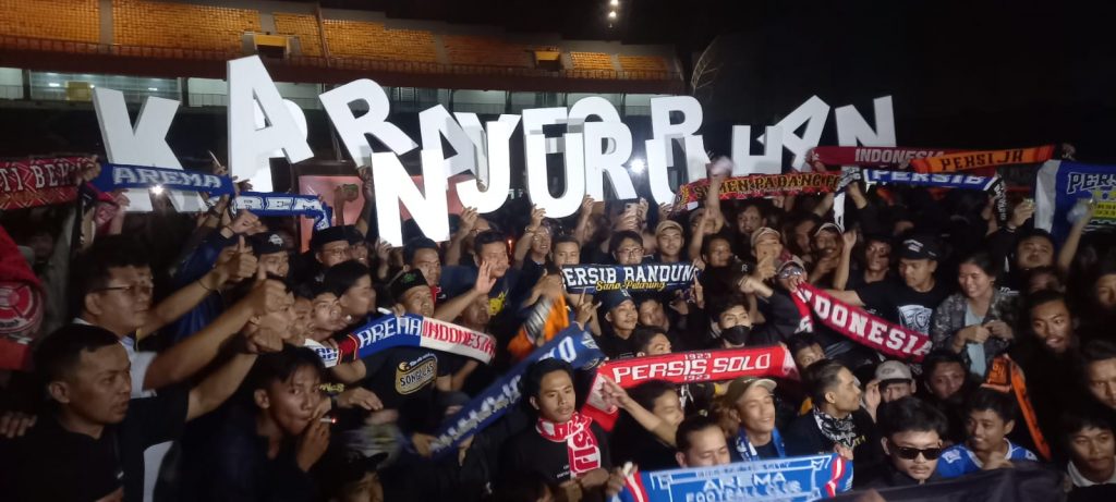 Ratusan Suporter Bola Di Kab Bekasi Gelar Doa Bersama Untuk Tragedi Kanjuruhan