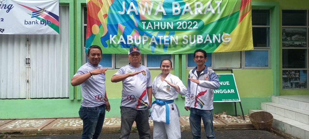 Pembina FORKI Bangga Karateka Kabupaten Bekasi Rebut Emas Perdana