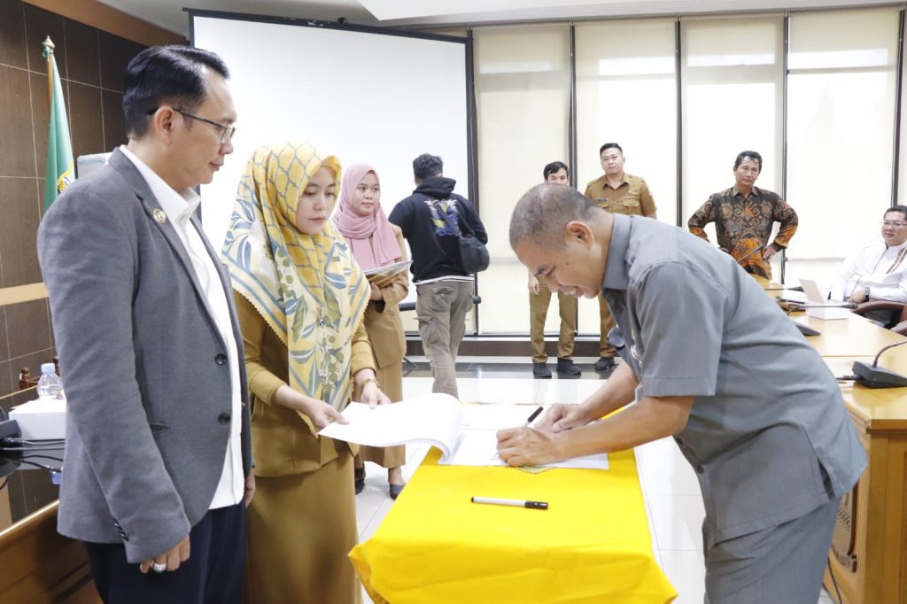 11 Parpol Di Kab Bekasi Diguyur Dana Hibah