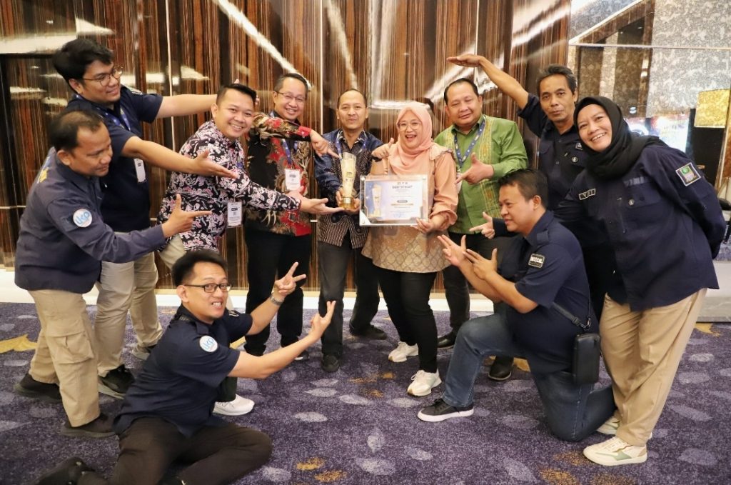 Persaingan Ketat Dari Ratusan Kota/Kab Se Indonesia, Diskominfosantik Kab Bekasi Raih Juara II Di Ajang Anugerah Media Humas 2023