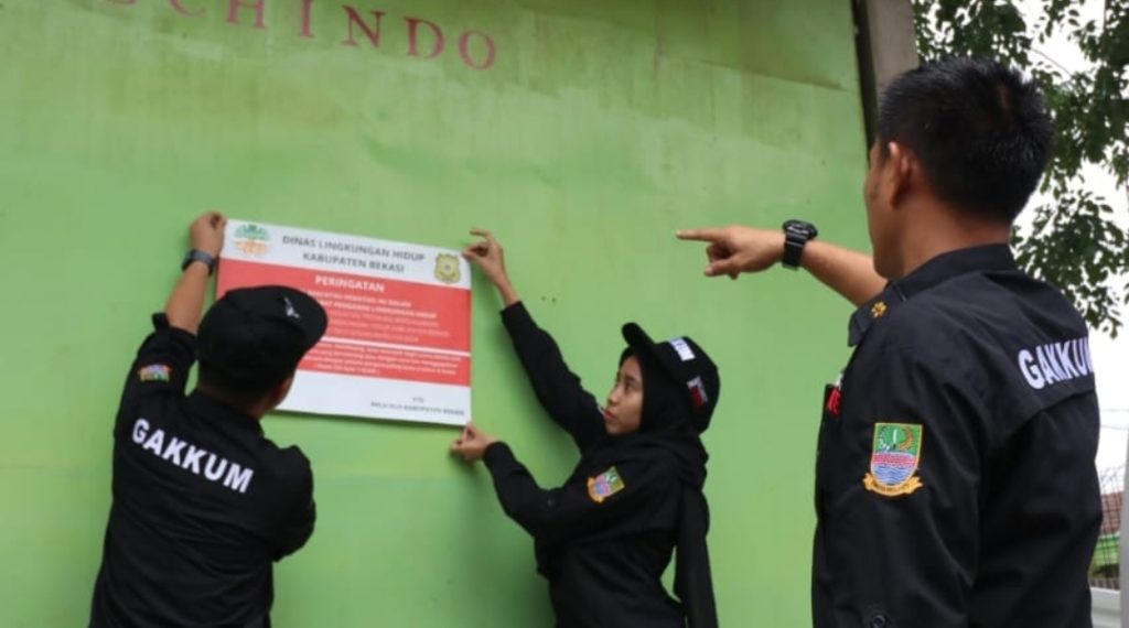 DLH Kabupaten Bekasi Akhirnya Tutup Operasional Produksi Lima Badan Usaha di Jatireja.
