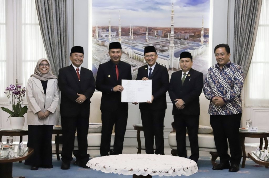 Terima SK Perpanjangan Dari Bey Machmudin, Dani Ramdan GassPooll Tuntaskan PR Yang Belum Tuntas