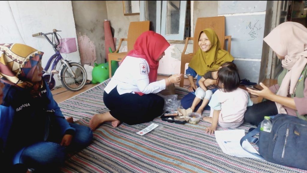 Jadi Orang Tua Asuh, PMI Kabupaten Bekasi Kirim Makanan Bergizi Untuk Dua Desa Di Tambun Utara