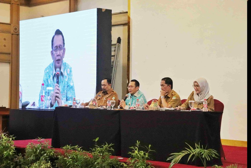 Pj Bupati Bekasi Evaluasi Laporan dan Pelaksanaan Kegiatan Pembangunan