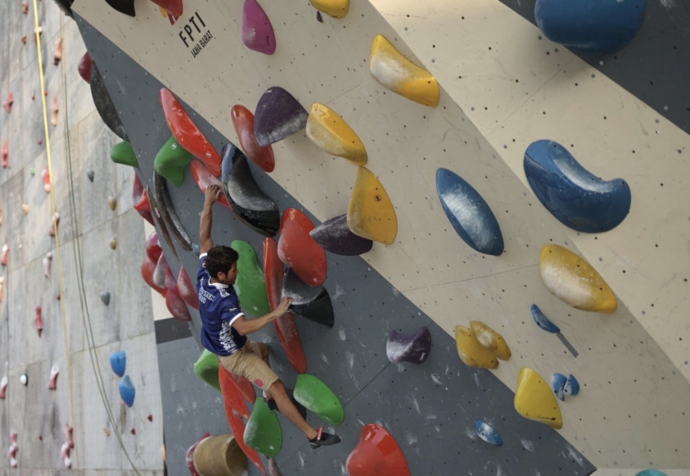 Dua Atlet Panjat Tebing Kabupaten Bekasi Terus Berlatih Asah Kemampuan Jelang PON XXI