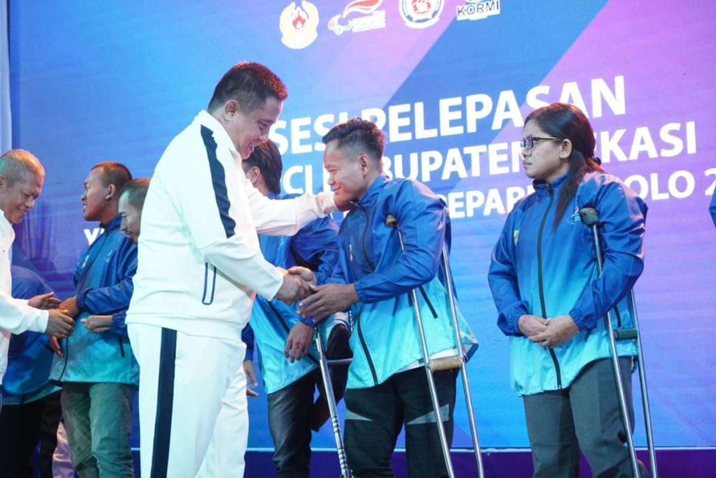 Pj. Bupati Bekasi Dedy Supriyadi Resmi Lepas Atlet NPCI untuk Peparnas XVII Solo 2024