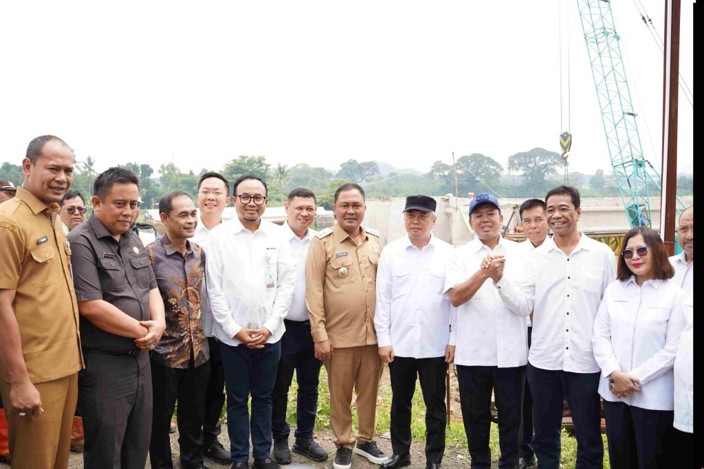 Tinjau Akses Jalan Ke Kereta Cepat Karawang, Sekda Dedy Dampingi Kemenhub Dan Menteri ATR/BPN