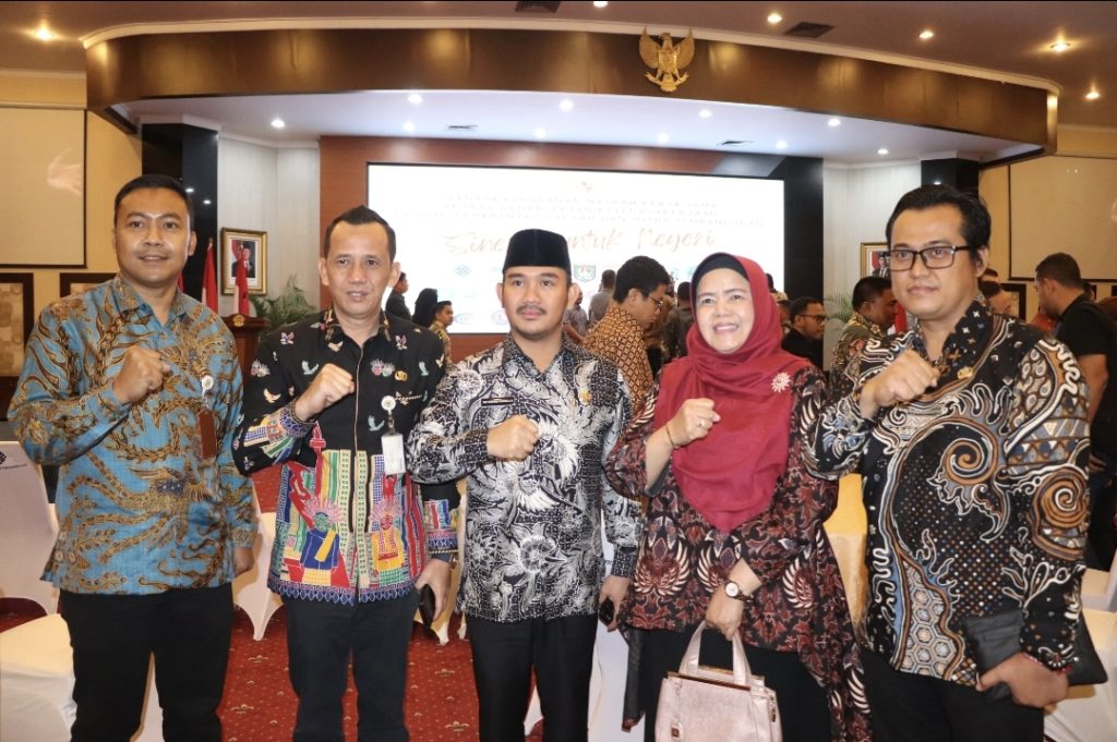 Pemkab Bekasi ‘MOU’ Dengan Kemenaker Integrasikan Sistem Pengurangan Pengangguran