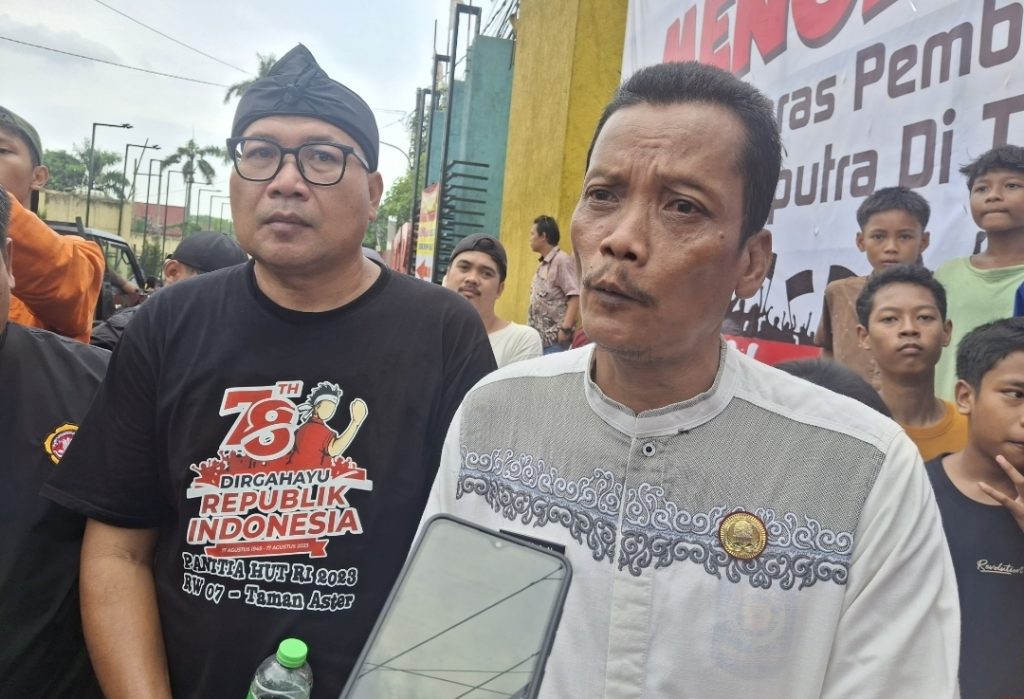 Respon Aksi Demo Warga Perumahan Taman Aster, Lurah Telaga Asih Suherman: Pengembang Perumahan Ciputra Tidak Ada Ijinnya