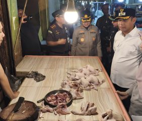 Sidak Pasar Tambun, Plt Bupati: Inflasi Aman Kendati Harga Komoditas Alami Kenaikan