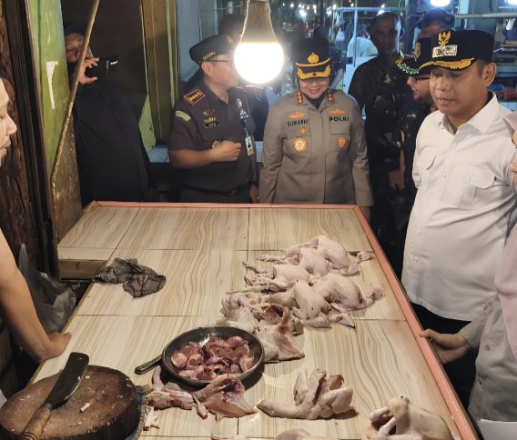 Sidak Pasar Tambun, Plt Bupati: Inflasi Aman Kendati Harga Komoditas Alami Kenaikan