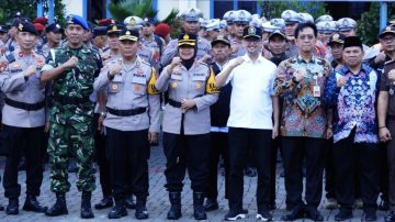 Kapolres Metro Bekasi Pimpin Apel Personel Gabungan Operasi Ketupat Jaya Amankan Arus Mudik 2026