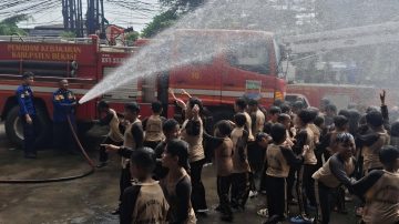 Damkarmat Kab Bekasi Jadi Tujuan Outing Class Sekolah Di Kab Bekasi, Edukasi Dan Sosialisasi Jalan Terus