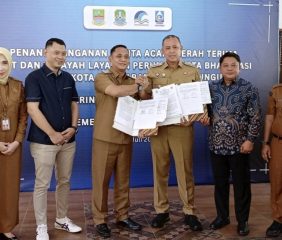 Plt Bupati Dan Walikota Bekasi Tuntaskan Pemisahan Dan Serahkan Layanan Dua Aset Perumda Tirta Bhagasasi Ke Perumda Tirta Patriot