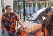 Kesal Proyek Pengaspalan Tak Kunjung Di Bayarkan Pemdes Karang Rahayu, PP Karang Bahagia Gembok Kantor Desa