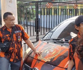 Kesal Proyek Pengaspalan Tak Kunjung Di Bayarkan Pemdes Karang Rahayu, PP Karang Bahagia Gembok Kantor Desa