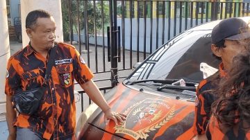 Kesal Proyek Pengaspalan Tak Kunjung Di Bayarkan Pemdes Karang Rahayu, PP Karang Bahagia Gembok Kantor Desa