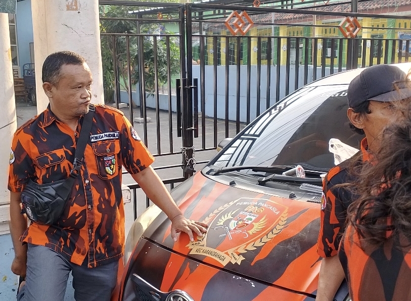 Kesal Proyek Pengaspalan Tak Kunjung Di Bayarkan Pemdes Karang Rahayu, PP Karang Bahagia Gembok Kantor Desa