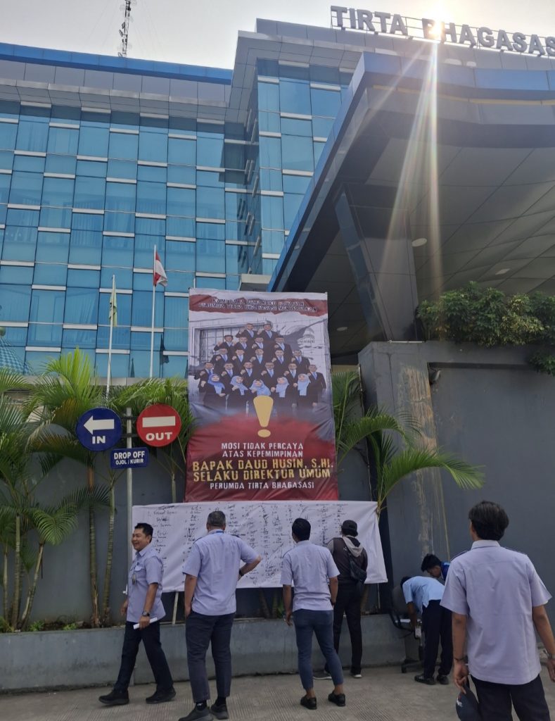 Bukan Cuma Air yang Seret, Transparansi di Tirta Bhagasasi Juga Ikut Mampet!! Sekertaris Dewas & Kabag SDM Tirta Bhagasasi Bungkam