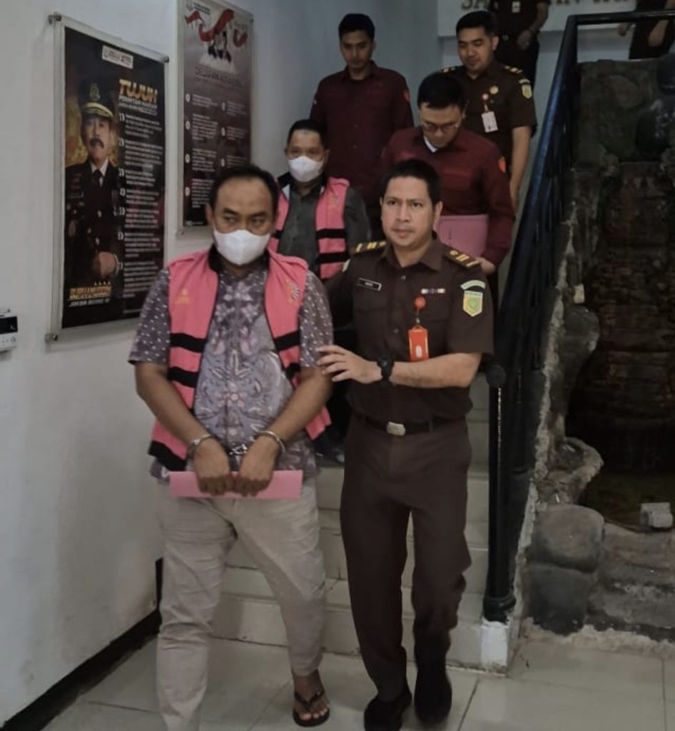 4, 5 Miliar Duit Sambungan Air Di Garong 3 Pejabat Perumda Tirta Bhagasasi