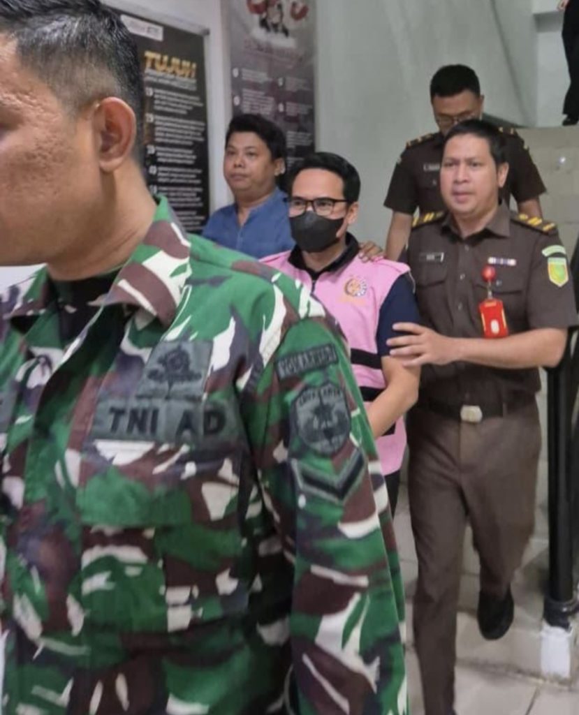 Gelapkan Uang Sambungan Air 4.5 Miliar, Kejari Kab Bekasi Resmi Tahan Mantan Dirus Perumda AEZ