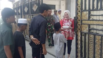 Politisi Cantik Putri Ramadhanty Berbagi Kebahagiaan Dengan Anak Yatim Di Momen Jumat Bekah