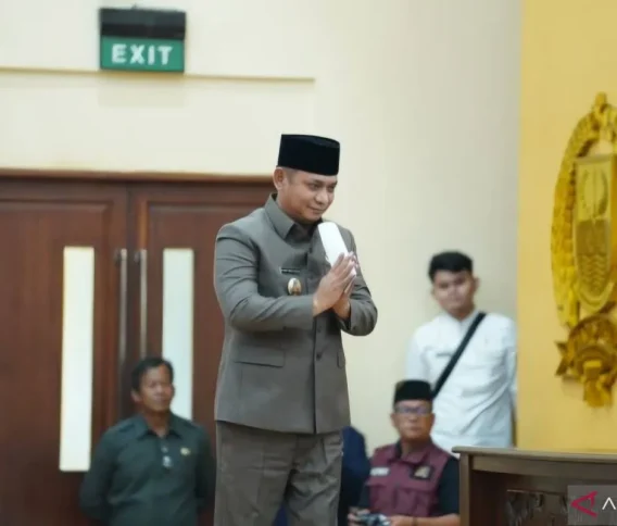 Babak Baru Politik Bekasi: Ade Kuswara Diberhentikan, Asep Diusulkan Jadi Bupati